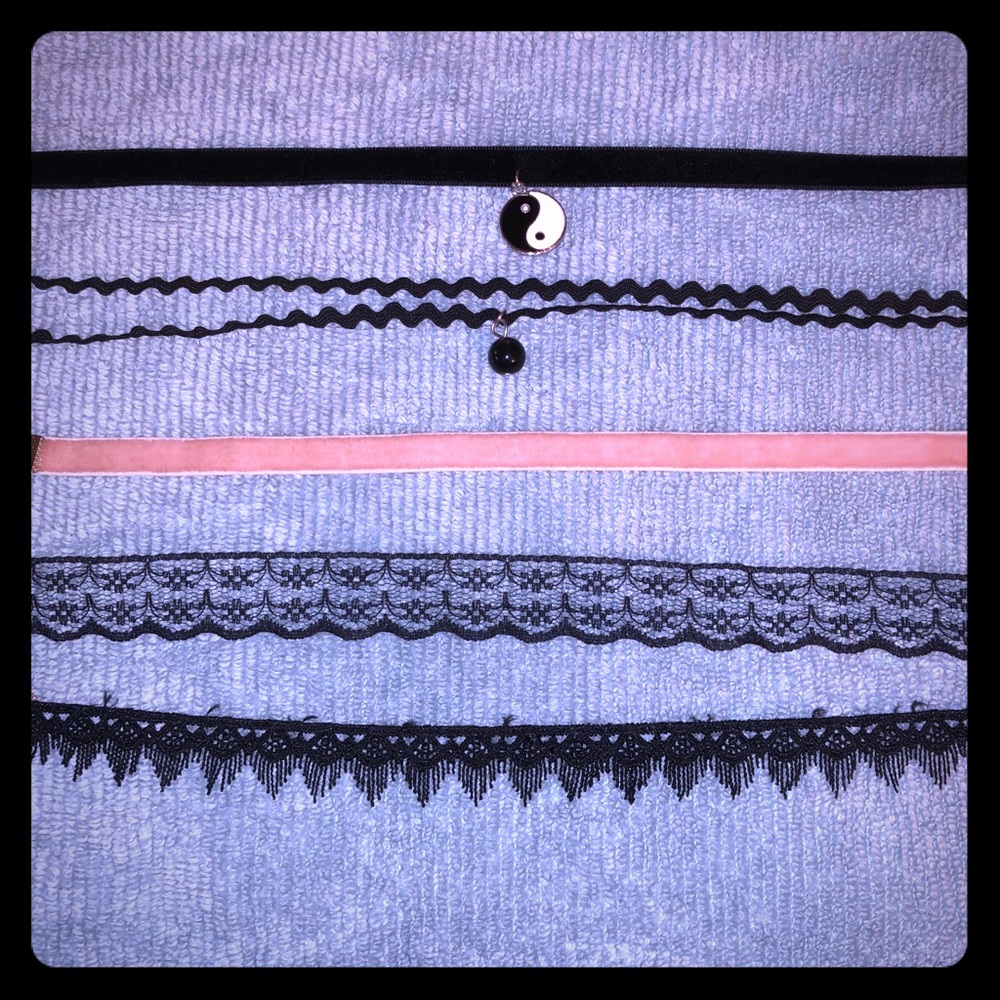 Bundle of 5 chokers!
